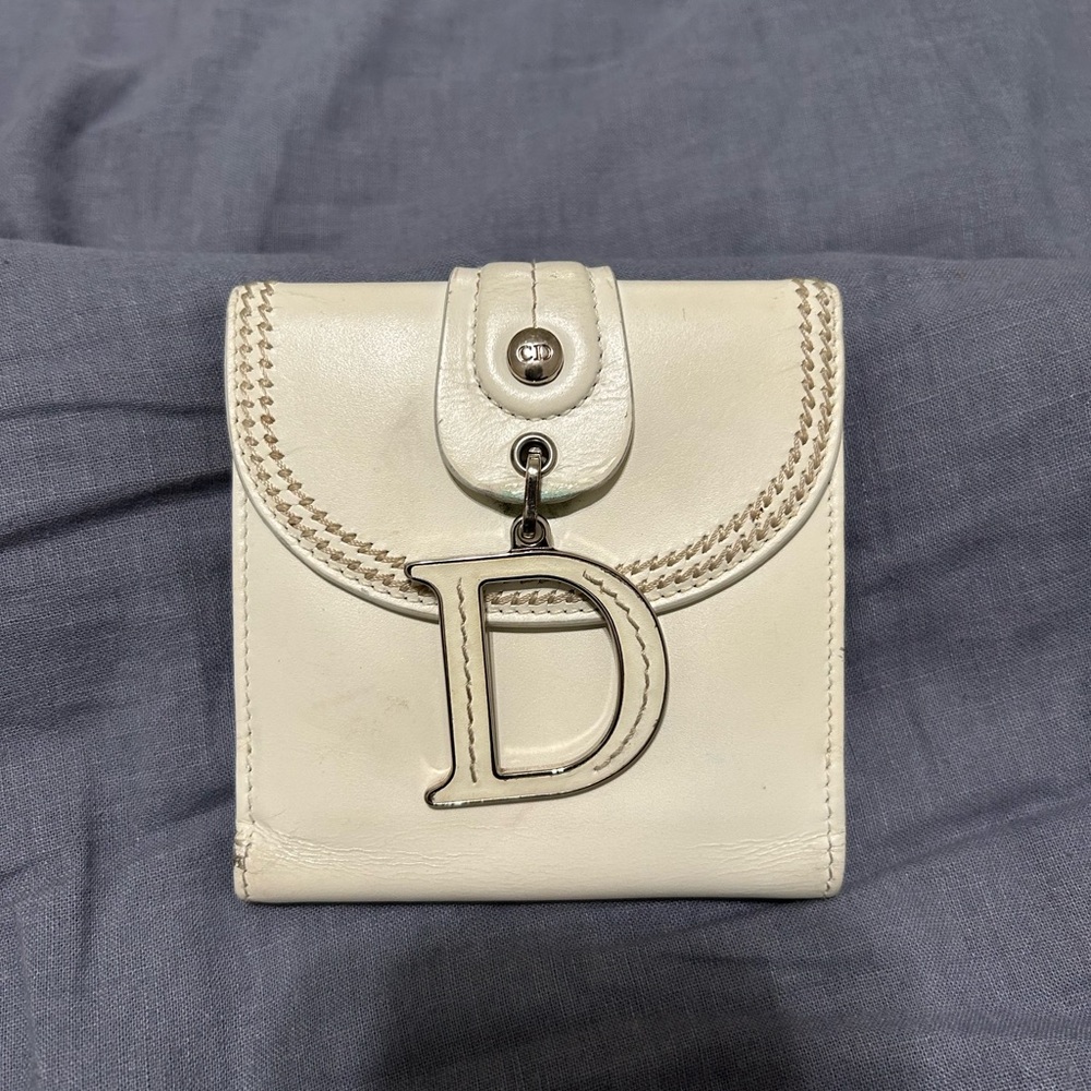Vintage Y2K Dior white Leather Wallet with Silver D Charm and monogram lining